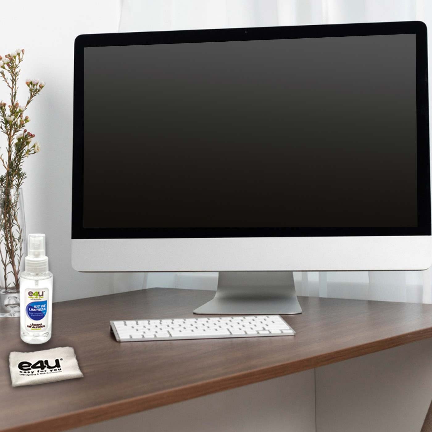 Kit de limpieza E4U con Paño de Microfibra Kit de limpieza E4U con Paño de Microfibra